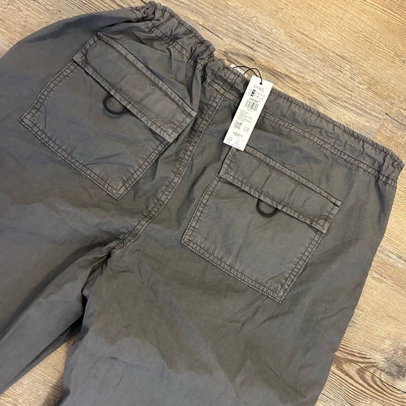 Garage grey parachute pants, never worn, still has tag - Picture 3 of 3